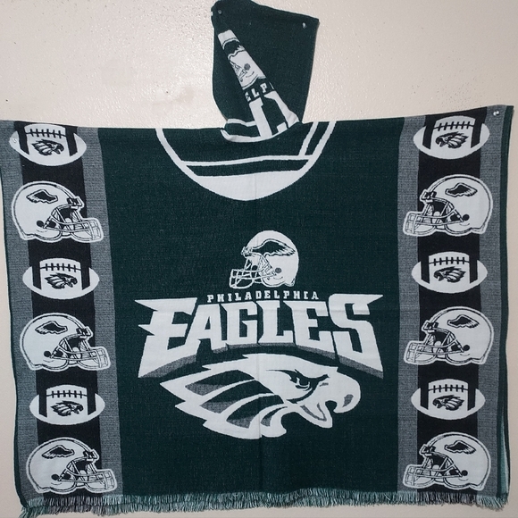 Philadelphia Eagles Hooded Poncho - Picture 2 of 2